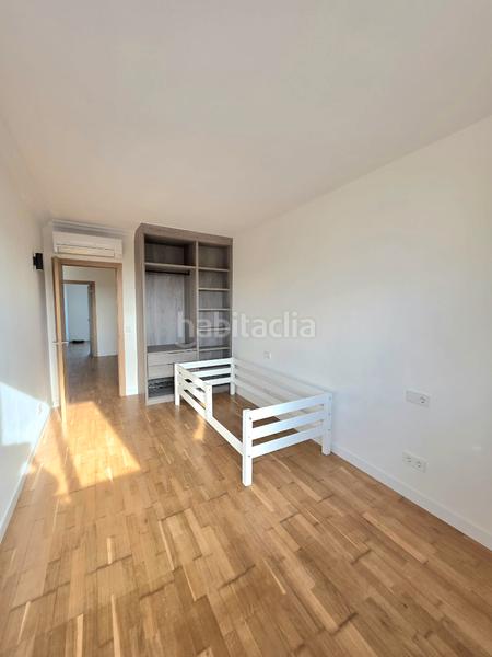 Foto d5196ee3-8fae-41fd-b028-44d7e5fc936b. Miete dachwohnung mit kamin heizung in Consell