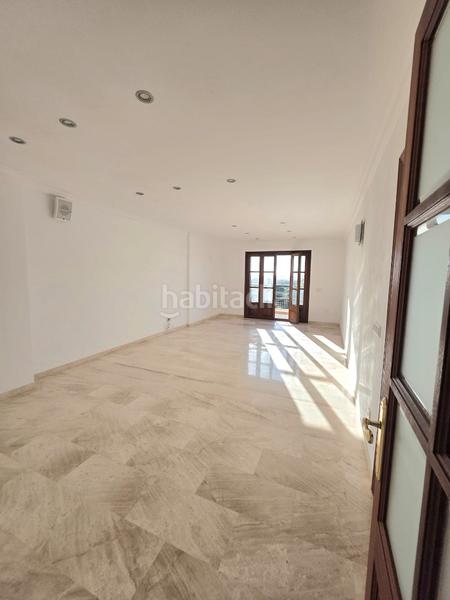 Foto 4b402bbb-1c3c-463a-aa63-75f3c3679a31. Miete dachwohnung mit heizung in Consell