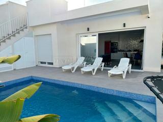 Lloguer Xalet  Clavellina. Villa en alquiler en urb. la herrada, 3 dormitorios.
