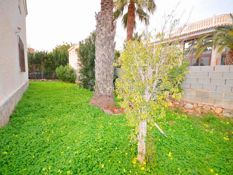 Foto 344081a2-7e42-48f4-a2bb-3a442026d5dd. Xalet amb aparcament a La Zenia Orihuela