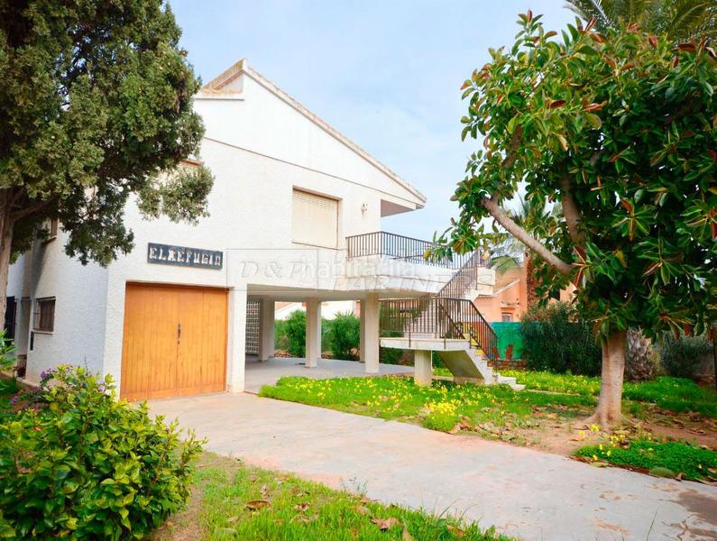 Foto e1d059b7-5a06-45a8-ac86-3d3cb20e4753. Xalet amb aparcament a La Zenia Orihuela