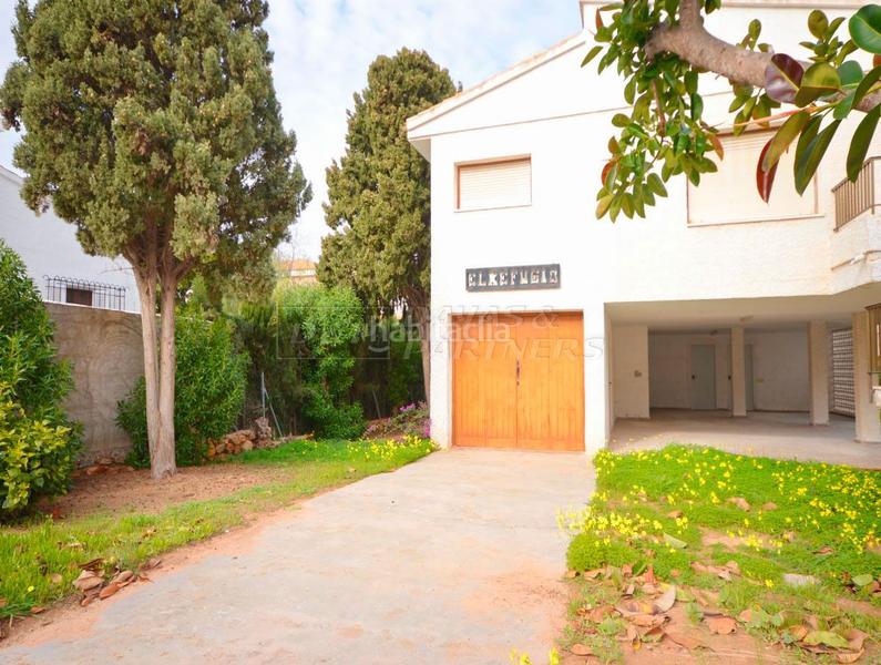 Foto efaefbdc-c213-4abe-ad71-2899912d4aa0. Xalet amb aparcament a La Zenia Orihuela