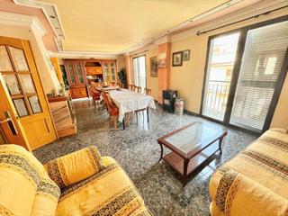 Pis a Orihuela Ciudad. Piso en venta en centro, 5 dormitorios.