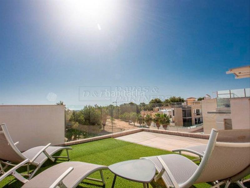 Foto aa84cec2-6cc5-4ef4-8969-0380a69626d4. Chalet mit parking pool in Villamartín-Las Filipinas Orihuela