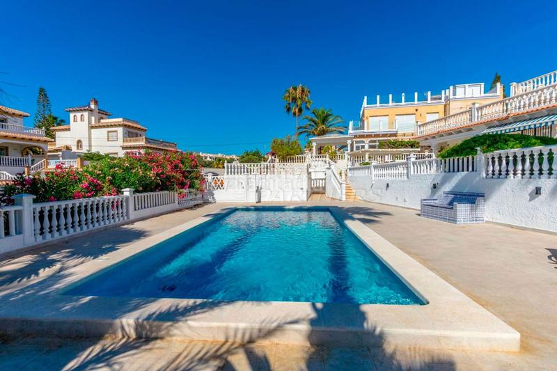 Foto 024ec25c-691b-42d1-adf3-e5baa440682f. Chalet mit heizung pool in Playa Flamenca Orihuela