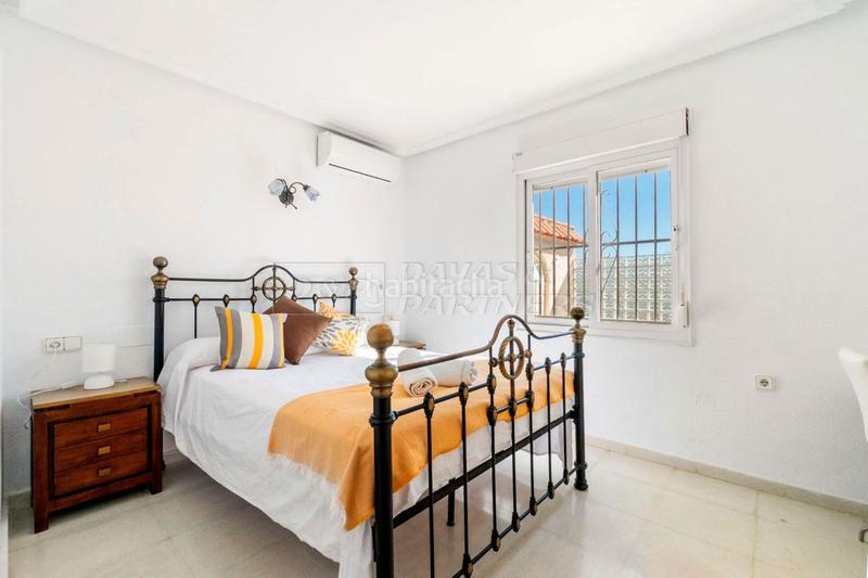 Foto 60e86425-3fe5-4eab-9ad0-34d961af6d89. Chalet mit heizung pool in Playa Flamenca Orihuela