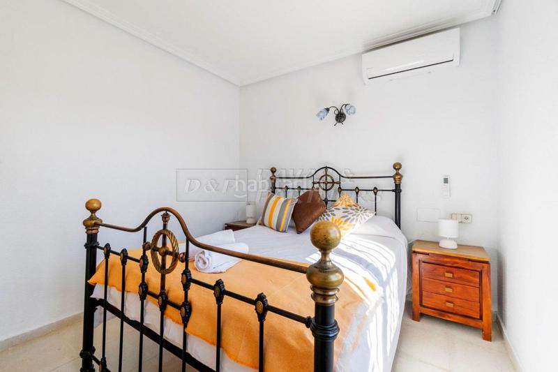 Foto 6304caf2-80f4-4e70-b941-98e5c18fd124. Chalet mit heizung pool in Playa Flamenca Orihuela