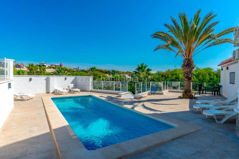 Foto 64028b82-839e-4a45-8d12-0ded0d652b37. Chalet mit heizung pool in Playa Flamenca Orihuela