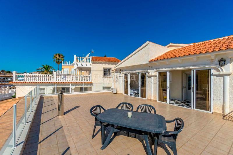 Foto 7aaa97bd-9d47-47c5-99dd-c14dc425fc28. Chalet mit heizung pool in Playa Flamenca Orihuela