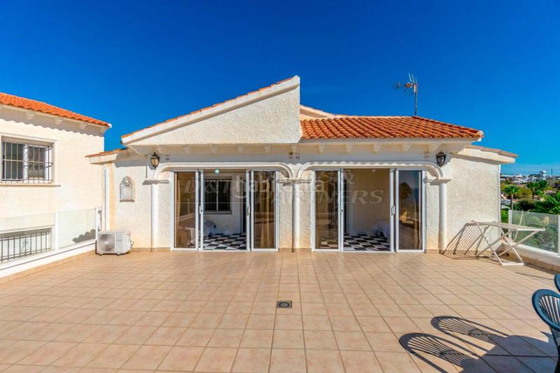 Foto bf779aca-689e-48b4-bcc1-2caaff43e012. Chalet mit heizung pool in Playa Flamenca Orihuela