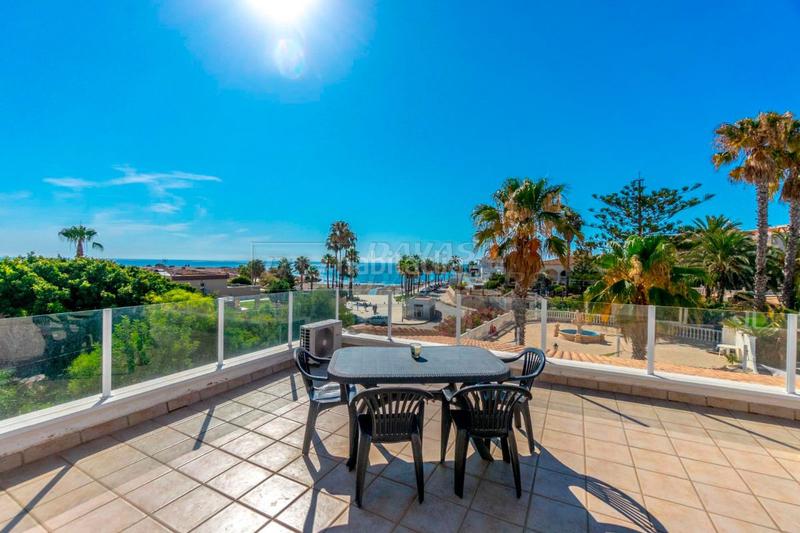 Foto e257acef-42e8-41a4-b8f7-45b4c0723f4d. Chalet mit heizung pool in Playa Flamenca Orihuela
