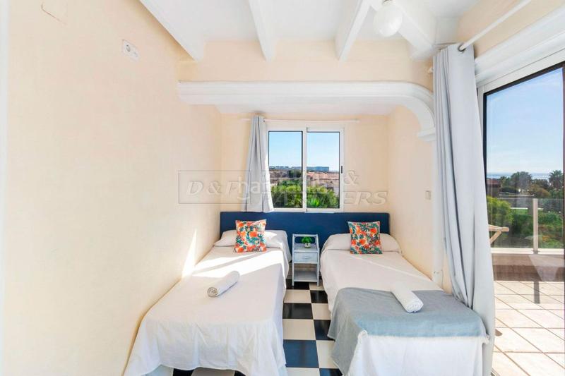 Foto f0dc6231-d1c5-4314-a40c-46260531aa24. Chalet mit heizung pool in Playa Flamenca Orihuela