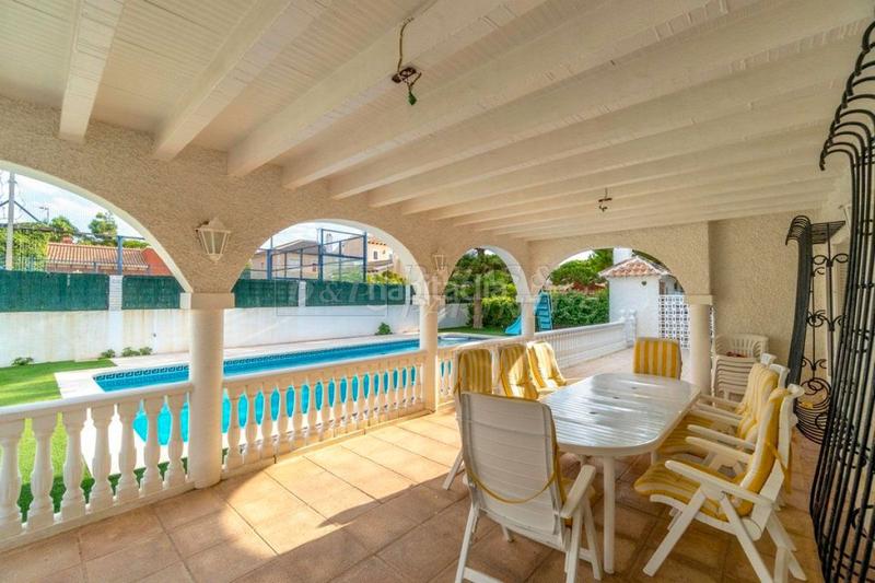 Foto 4910a4ee-eec6-43c9-98cb-7e9f68937d76. Casa amb aparcament a Punta Prima Orihuela