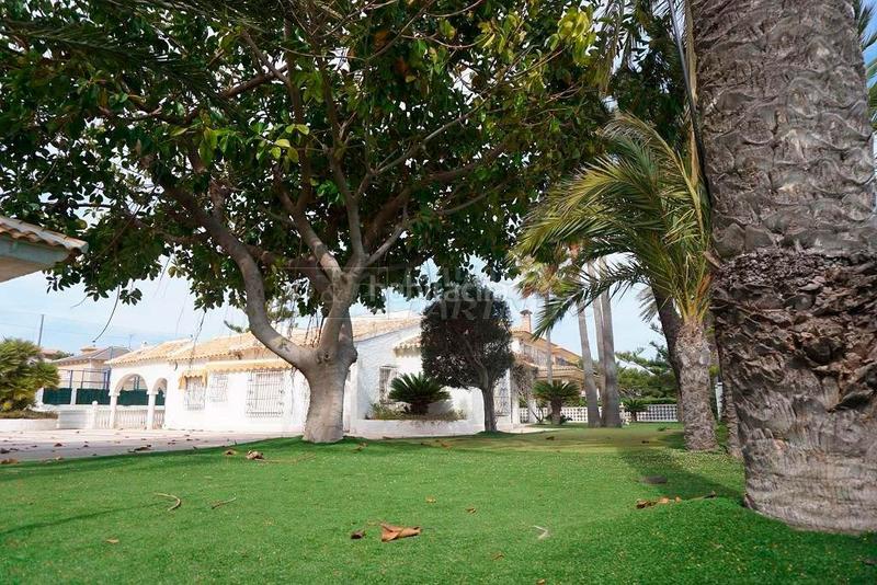 Foto 52c0c74d-984c-408b-8bd1-932025ee3c0e. Casa amb aparcament a Punta Prima Orihuela