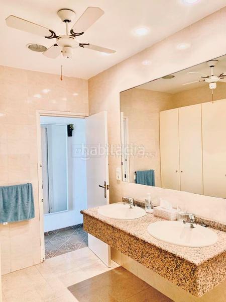 Foto 700d1dc6-4f0f-4ce7-a8da-0ea9a8adb8da. Casa amb aparcament a Punta Prima Orihuela