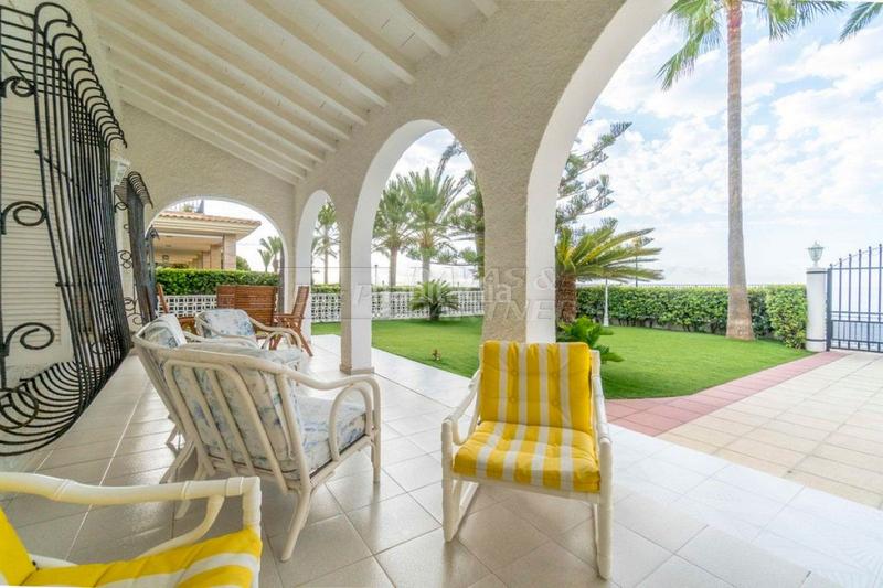 Foto 766bd6a5-4af7-4fca-bde0-a861108fd097. Casa amb aparcament a Punta Prima Orihuela