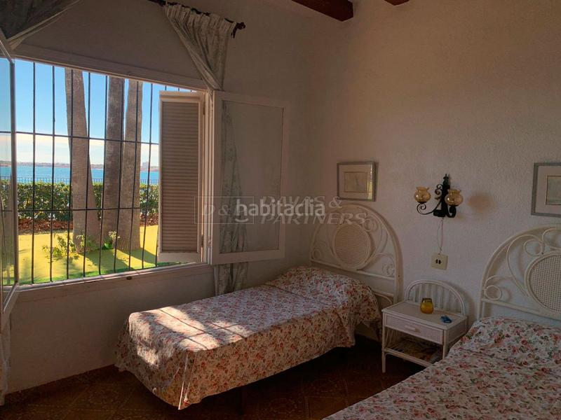 Foto cc6a4035-f9b4-45b6-bbc8-45aa72e96c49. Casa amb aparcament a Punta Prima Orihuela