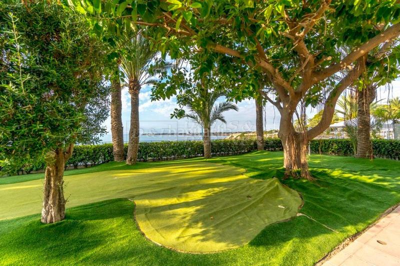 Foto dce3f2ce-77ac-4694-acd1-1817473b2ab0. Casa amb aparcament a Punta Prima Orihuela