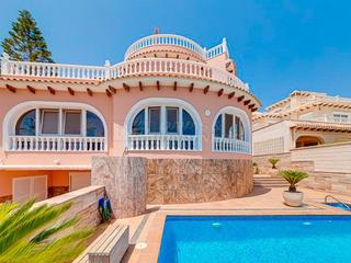 Chalet à La Zenia. Chalet en venta en la zenia, 5 dormitorios.