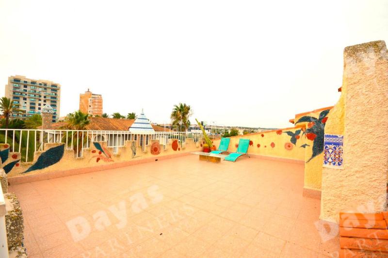 Foto eb5939cd-7e48-42dd-8e44-a207769ca665. Chalet villa en venta en La Veleta, 5 dormitorios. en Torrevieja