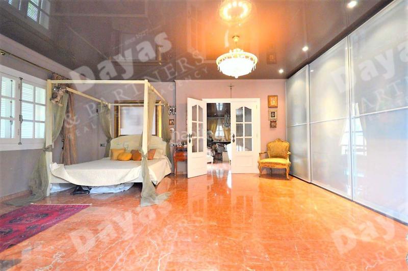 Foto f5d42dfc-050c-4a3b-ad7f-42d4c7a08895. Chalet villa en venta en La Veleta, 5 dormitorios. en Torrevieja