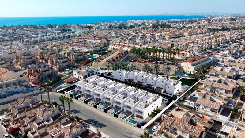 Foto 2e064962-c77c-47c4-849a-d71b1ff325cf. Chalet villa en venta en la zenia, 3 dormitorios. en Orihuela
