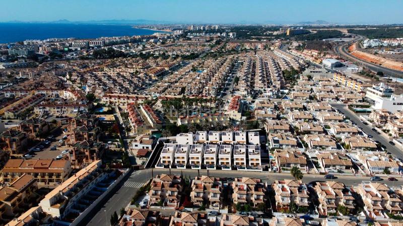 Foto 9a95fd49-8111-4c1c-8567-9cc2401b7202. Chalet villa en venta en la zenia, 3 dormitorios. en Orihuela