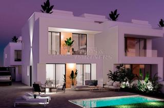 Chalet à La Regia. Villa en venta en la zenia, 3 dormitorios.