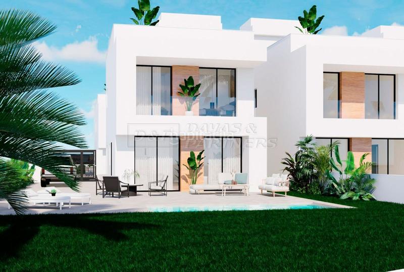 Foto c75c126f-fce0-49d0-a5a1-9e37987320a5. Chalet villa en venta en la zenia, 3 dormitorios. en Orihuela
