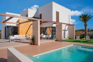 Chalet à Campoamor. Villa en venta en campoamor, 4 dormitorios.