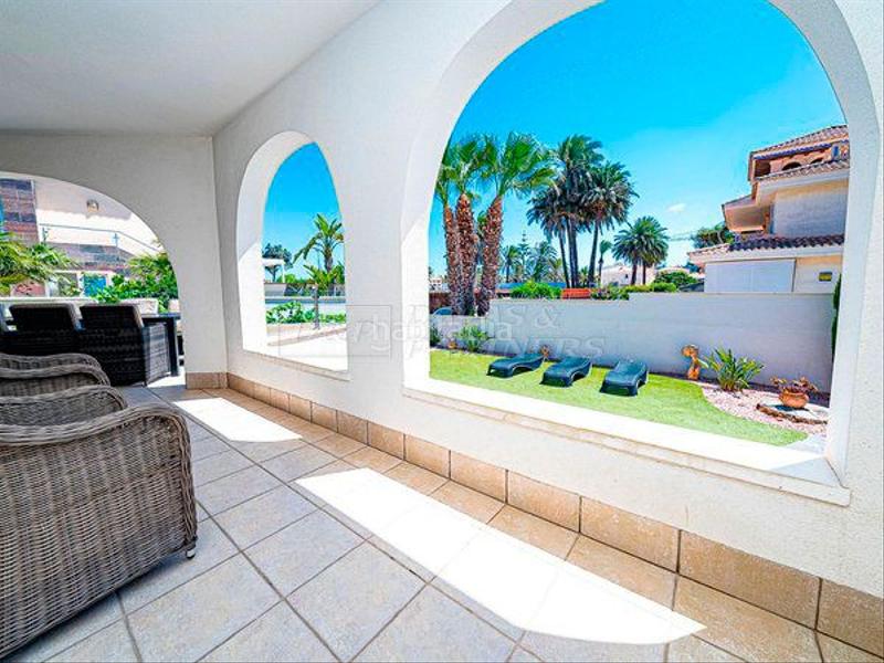 Foto 0a9b45fa-2c92-4f72-82c8-c853ee940da0. Chalet con parcheggio piscina in La Zenia Orihuela