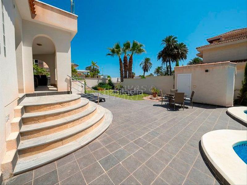 Foto 34d91af3-5dbf-4cfa-892a-768ff32af44b. Chalet con parcheggio piscina in La Zenia Orihuela