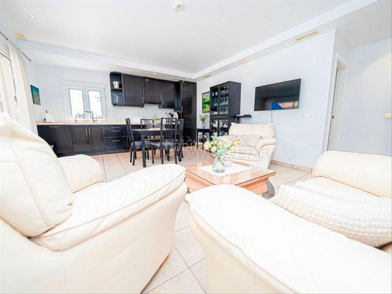 Foto c24b0659-ddc2-4704-ba66-22900b7d069e. Chalet con parcheggio piscina in La Zenia Orihuela