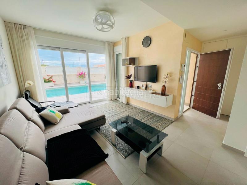 Foto 12458443-8cff-43dd-b7ff-a42b89bb0ab8. Haus in alfredo nobel 147 in Zona los Frutales Torrevieja