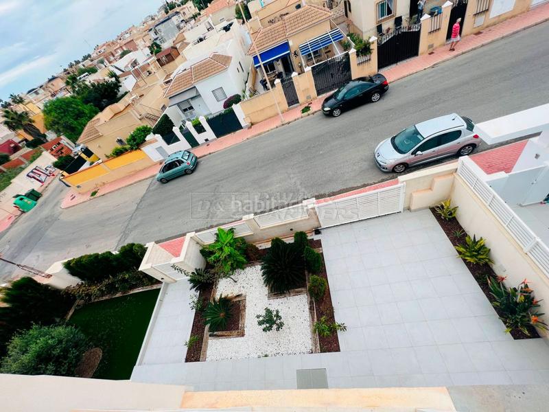 Foto 24e63a7d-897c-490b-b783-5ef0a8232038. Haus in alfredo nobel 147 in Zona los Frutales Torrevieja