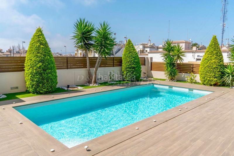 Foto 500e487b-6b4f-40ba-a096-f81afe3888d0. Xalet amb aparcament piscina a Aguas Nuevas Torrevieja