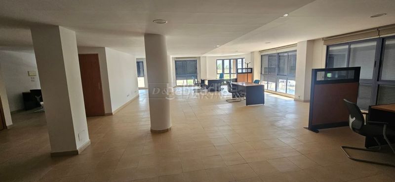 Foto bc3a75b2-c80c-4872-a020-871fe549336a. Miete büro in francisco tormo de haro in Orihuela ciudad Orihuela