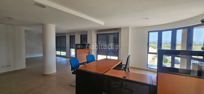 Foto c570f66d-17a4-45ae-b90e-bc56ccfba87a. Miete büro in francisco tormo de haro in Orihuela ciudad Orihuela
