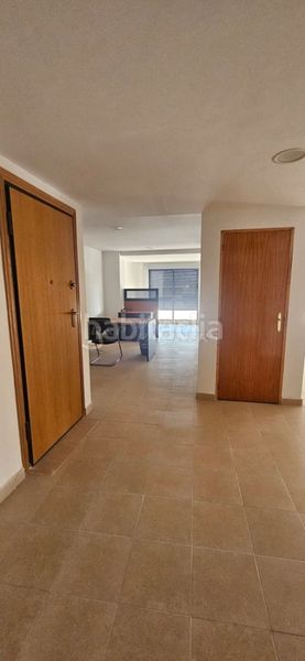 Foto dd73e946-2f97-4ba1-a5fc-5a2b7f95fc7f. Miete büro in francisco tormo de haro in Orihuela ciudad Orihuela