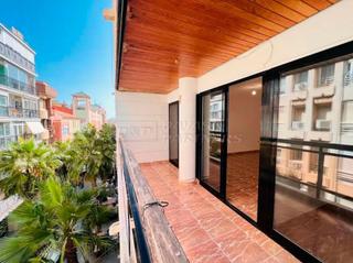 Pis a Canonigo torres 4. Piso en venta en centro  plaza de la constitución, 4 dormitorios