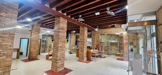 Location Local commercial  Loaces. Local comercial a la calle en alquiler en centro.