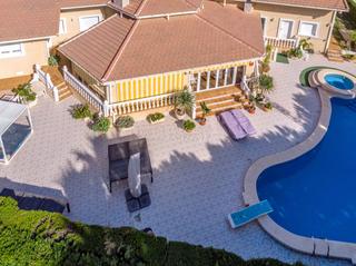 Chalet in Cabo Roig. Villa en venta en cabo roig, 3 dormitorios.