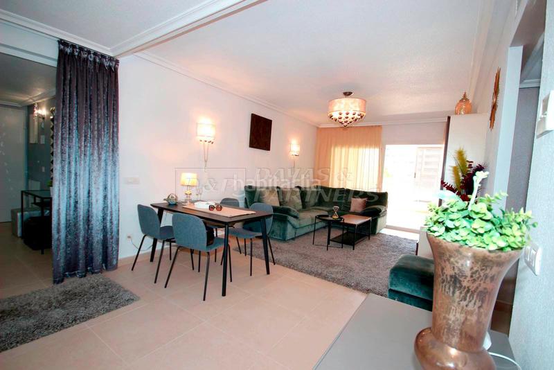 Foto e9ed5926-81de-447a-a7ed-a86266f646c1. Appartement avec parking piscine dans Punta Prima Torrevieja