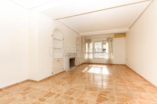 Apartamento en Ramón gallud 33. Apartamento en venta en centro  plaza de la constitución, 5 dorm