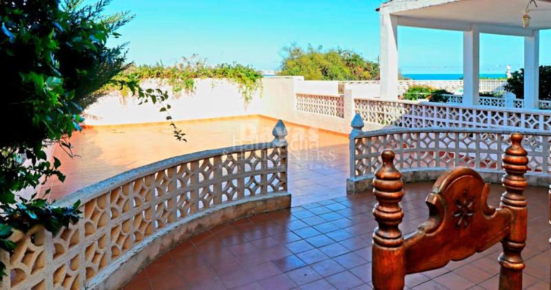 Foto a46b0f82-e05f-4d72-b0c4-50126dbf9fed. Xalet a Punta Prima Torrevieja