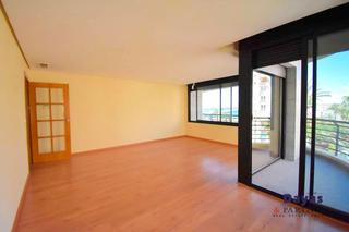 Apartament en Torrevejenses ausentes 2. Apartamento en venta en centro, 3 dormitorios.