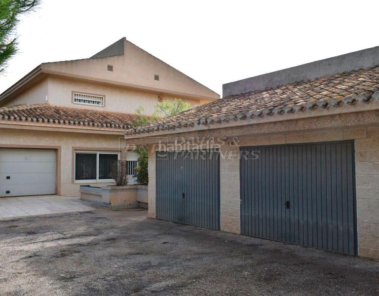 Foto 179e6bcc-70fa-44db-9db9-59a208c70748. Chalet con riscaldamento parcheggio piscina in La Zenia Orihuela