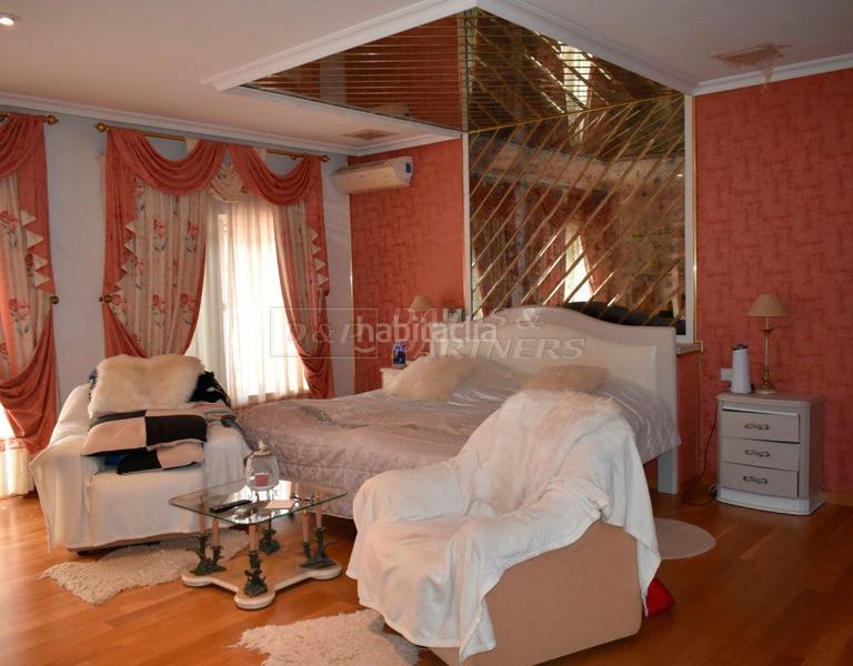 Foto f82bbb0b-cb7d-4ce6-bd07-a321e6327dd9. Chalet con riscaldamento parcheggio piscina in La Zenia Orihuela