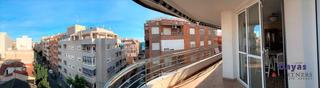 Etagenwohnung in Ramón gallud 205. Piso en venta en centro, 5 dormitorios.
