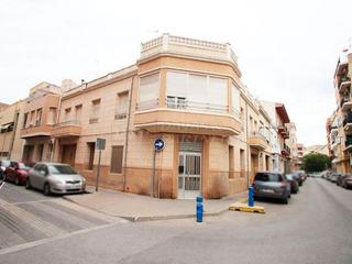 Edifici a Orihuela Ciudad. Edificio en venta en centro, 4 dormitorios.